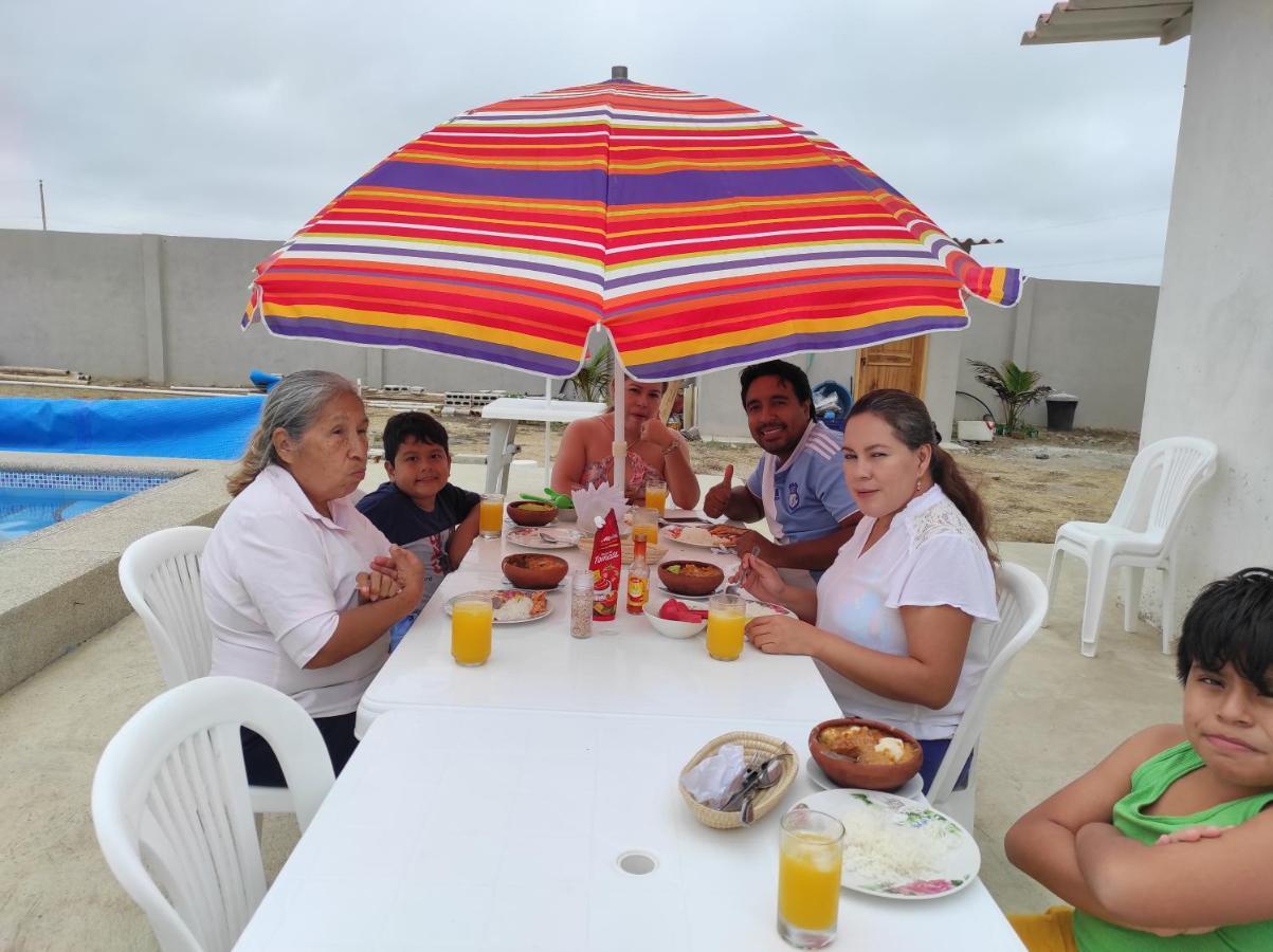 פלאיאס Hostal Las Garzas Del Pelado מראה חיצוני תמונה