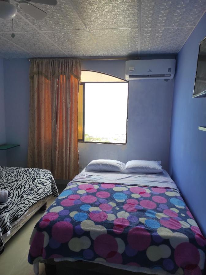 פלאיאס Hostal Las Garzas Del Pelado מראה חיצוני תמונה