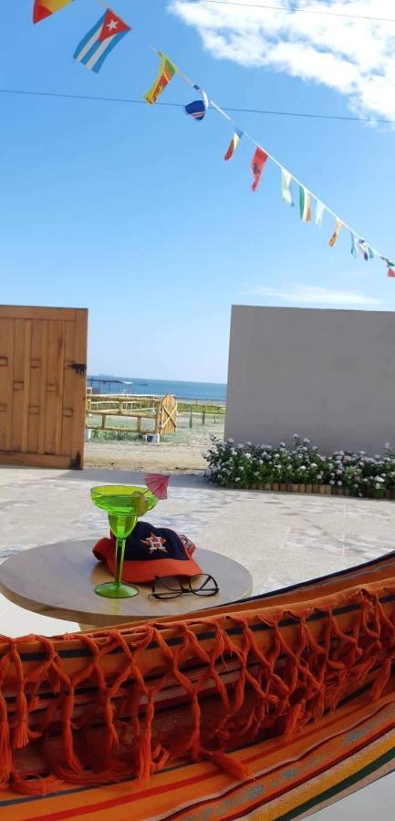 פלאיאס Hostal Las Garzas Del Pelado מראה חיצוני תמונה